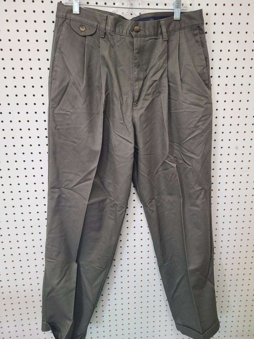 Dockers Mens Pleated Loose Fit No Wrinkle Khakis W36 L31 Gray Pants